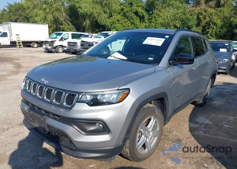 2024 Jeep Compass Latitude 4X4 z USA, uszkodzony, nr VIN 3C4NJDBN2RT607133